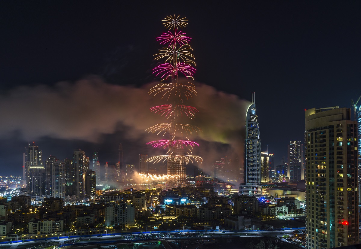 Dubai Burj Khalifa New Year 2016 fireworks