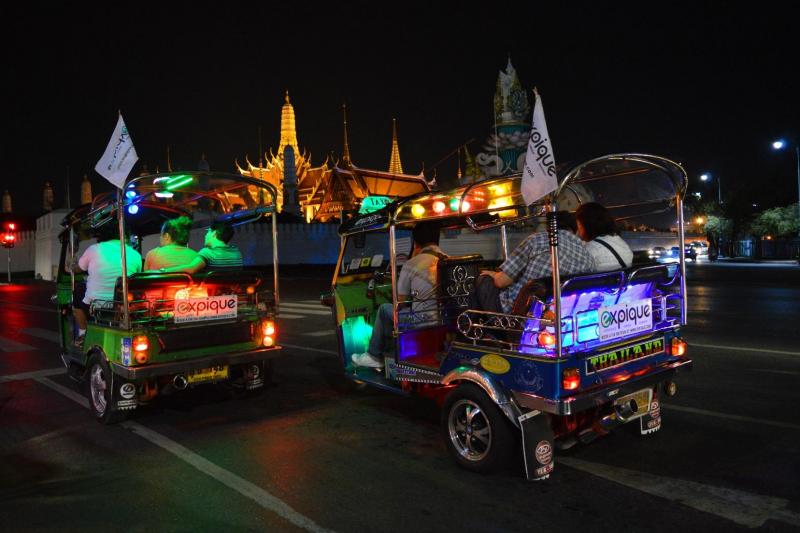 图片来自: http://www.expique.com/tour/bangkok/bangkok-family-canal-tuktuk-adventure/