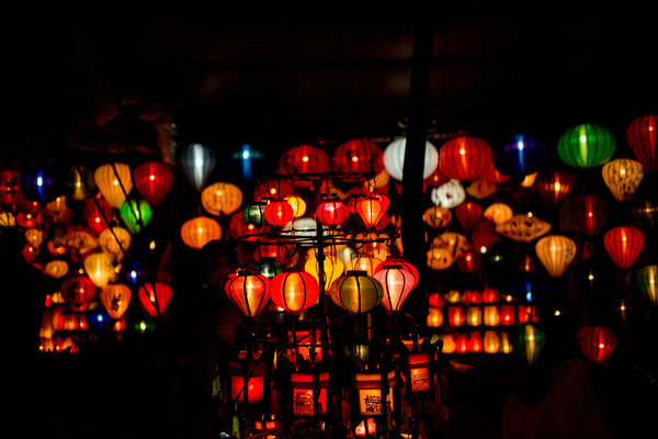 Lanterns_in_town
