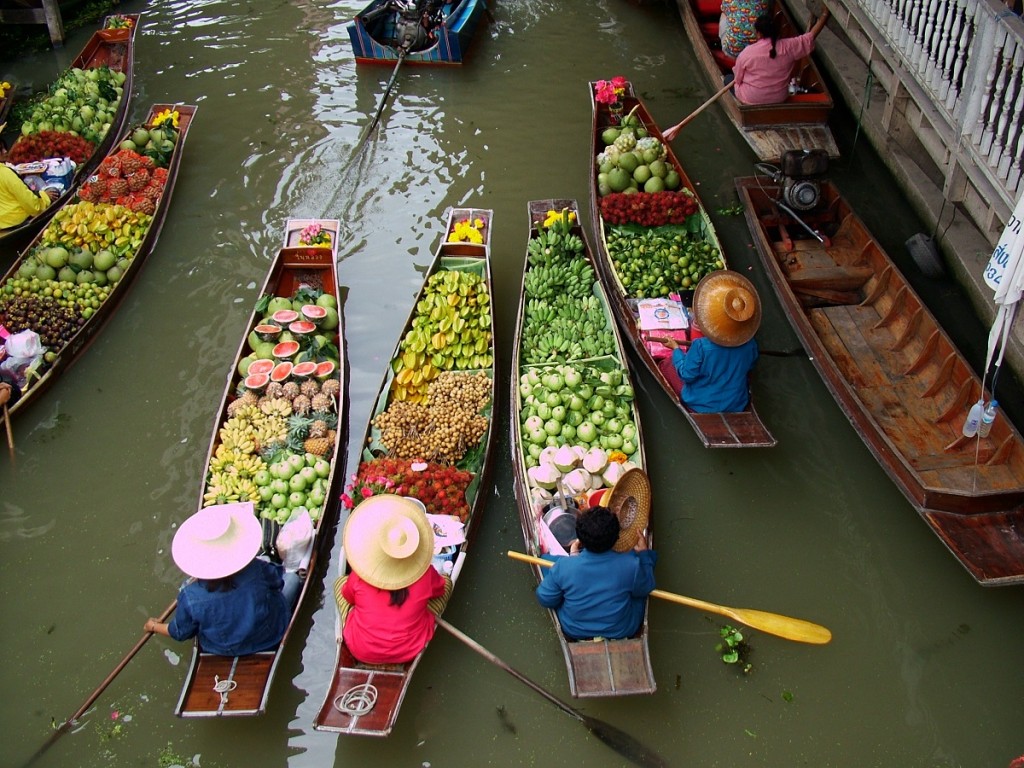 Floating Market in Bangkok 3
